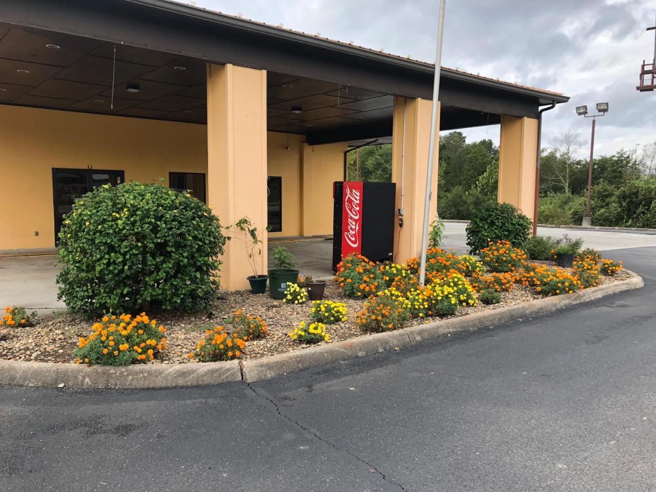 Motor Inns Of America Madisonville エクステリア 写真